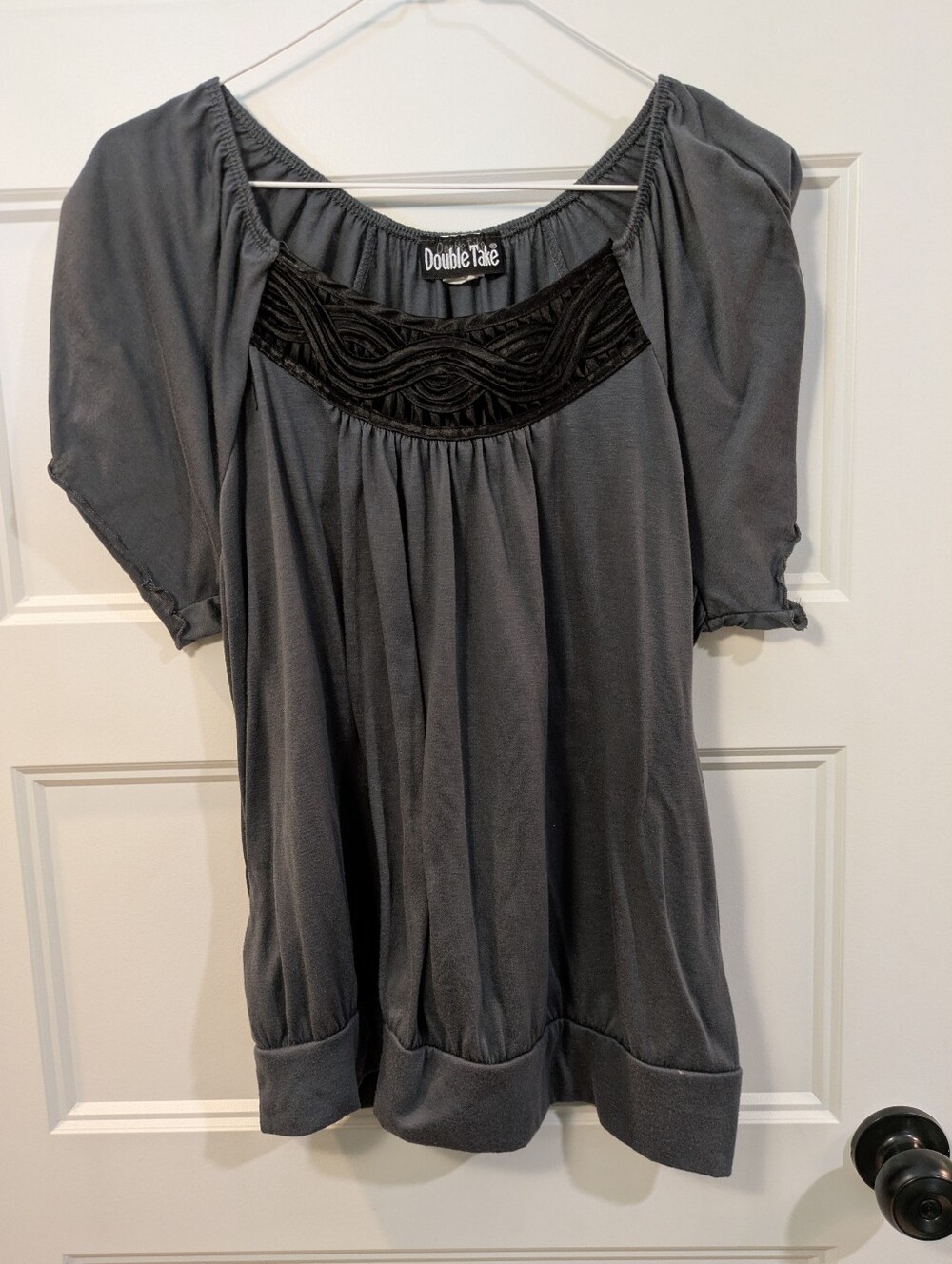 🔴 3/$15 Double Take Gray Short-Sleeve Peasant Blouse with Black Yoke